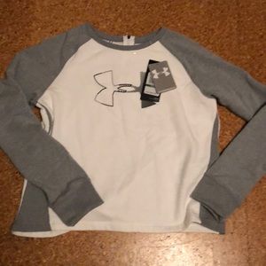 Under armor girls long sleeve shirt